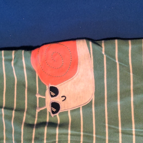 Carter's Romper 24 month - Picture 2 of 3